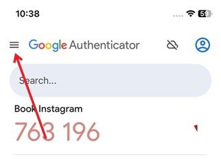 Нажатие на гамбургер-меню в приложении Google Authenticator на старом устройстве.