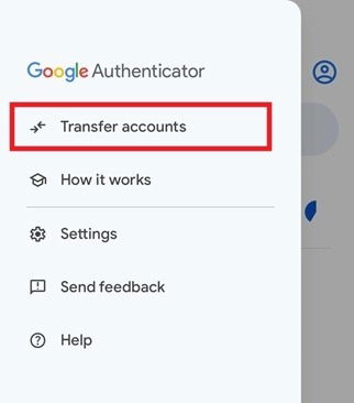 Выбор опции «Перенести аккаунты» в приложении Google Authenticator.