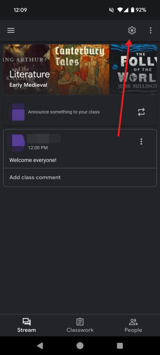 Нажатие кнопки шестеренки в приложении Google Classroom для Android.