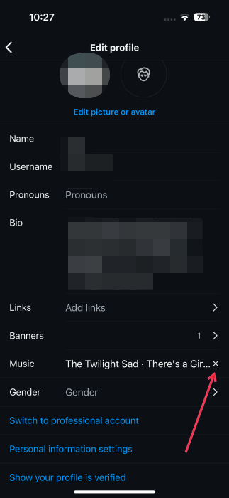 Удаление музыки профиля с экрана редактирования профиля в приложении Instagram на iPhone.